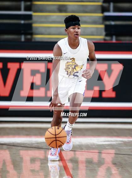 Thumbnail 3 in Lynwood vs Serra (Beverly Hills Tournament) photogallery.