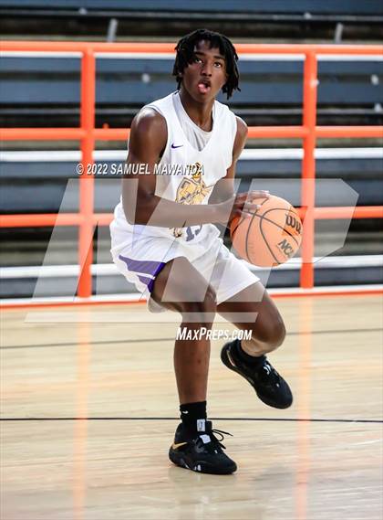 Thumbnail 2 in Lynwood vs Serra (Beverly Hills Tournament) photogallery.