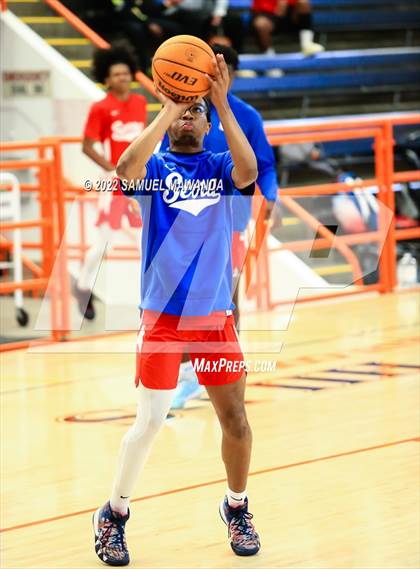 Thumbnail 3 in Lynwood vs Serra (Beverly Hills Tournament) photogallery.