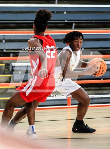 Thumbnail 1 in Lynwood vs Serra (Beverly Hills Tournament) photogallery.