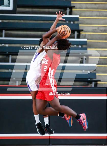 Thumbnail 2 in Lynwood vs Serra (Beverly Hills Tournament) photogallery.