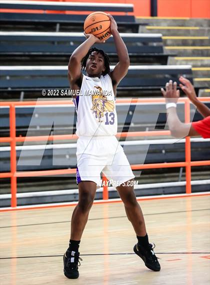 Thumbnail 2 in Lynwood vs Serra (Beverly Hills Tournament) photogallery.