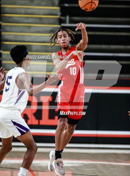 Thumbnail 2 in Lynwood vs Serra (Beverly Hills Tournament) photogallery.