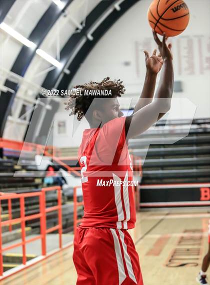 Thumbnail 1 in Lynwood vs Serra (Beverly Hills Tournament) photogallery.