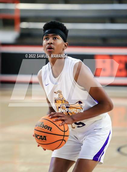 Thumbnail 1 in Lynwood vs Serra (Beverly Hills Tournament) photogallery.