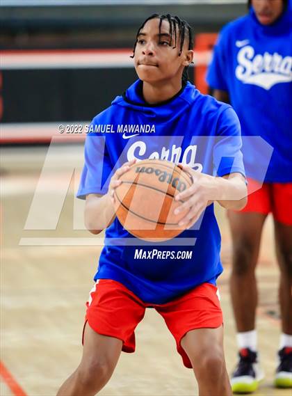 Thumbnail 1 in Lynwood vs Serra (Beverly Hills Tournament) photogallery.