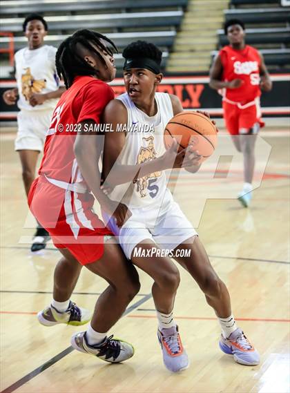 Thumbnail 3 in Lynwood vs Serra (Beverly Hills Tournament) photogallery.