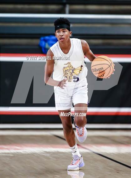 Thumbnail 1 in Lynwood vs Serra (Beverly Hills Tournament) photogallery.