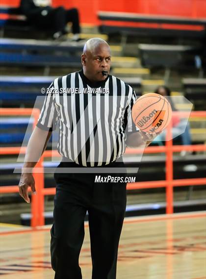 Thumbnail 3 in Lynwood vs Serra (Beverly Hills Tournament) photogallery.