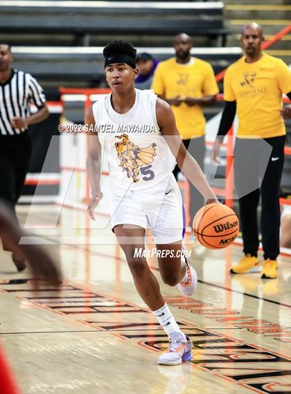 Thumbnail 3 in Lynwood vs Serra (Beverly Hills Tournament) photogallery.