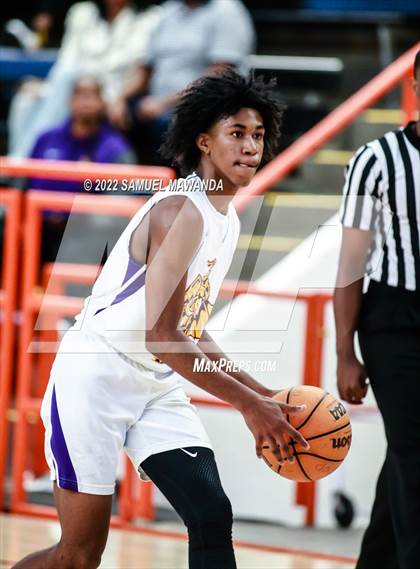 Thumbnail 3 in Lynwood vs Serra (Beverly Hills Tournament) photogallery.