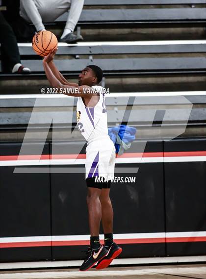 Thumbnail 3 in Lynwood vs Serra (Beverly Hills Tournament) photogallery.