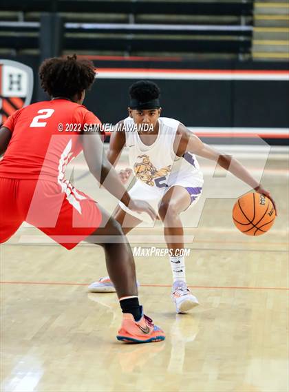 Thumbnail 3 in Lynwood vs Serra (Beverly Hills Tournament) photogallery.