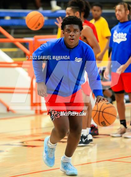 Thumbnail 3 in Lynwood vs Serra (Beverly Hills Tournament) photogallery.