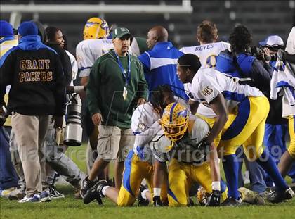 Thumbnail 2 in Grant vs. Poly (CIF State Open Division Final) photogallery.