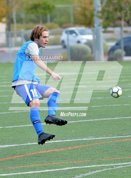 Thumbnail 2 in Durango vs Bishop Gorman photogallery.