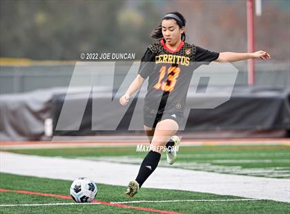 Thumbnail 2 in Cerritos vs. Laguna Hills (Best in the West Winter Soccer Classic) photogallery.