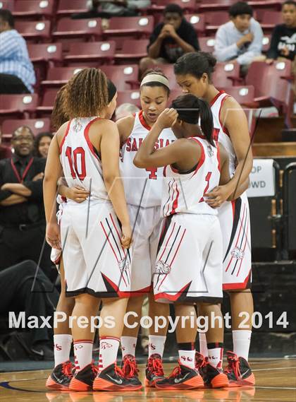 Thumbnail 2 in Miramonte vs. Salesian (CIF NorCal Regional Open Division Final) photogallery.
