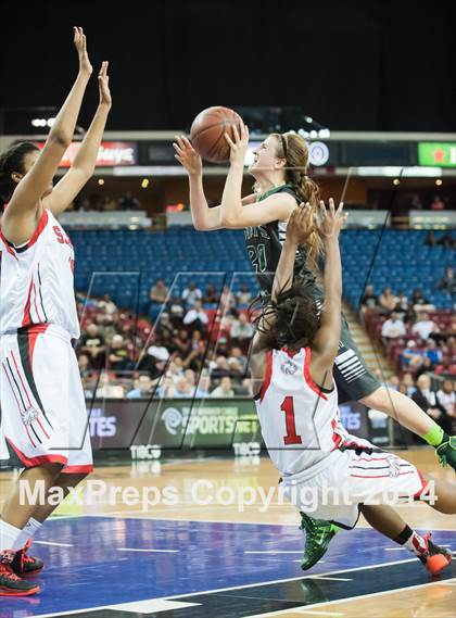 Thumbnail 1 in Miramonte vs. Salesian (CIF NorCal Regional Open Division Final) photogallery.