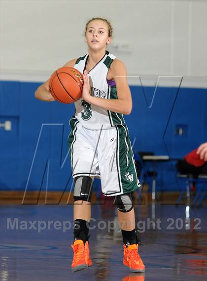 Thumbnail 2 in Vacaville Christian vs. Granite Bay (Dorothy Speck Memorial) photogallery.