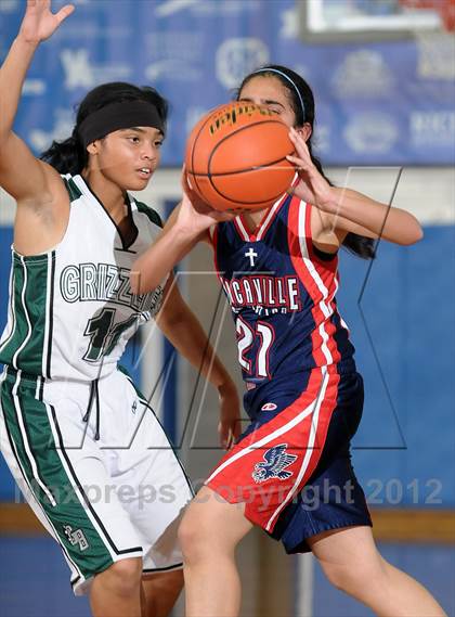 Thumbnail 3 in Vacaville Christian vs. Granite Bay (Dorothy Speck Memorial) photogallery.