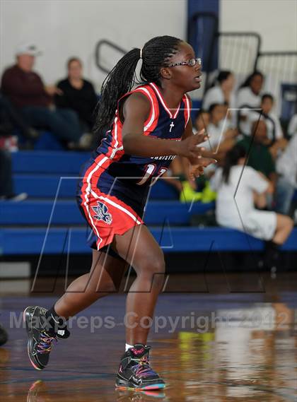 Thumbnail 2 in Vacaville Christian vs. Granite Bay (Dorothy Speck Memorial) photogallery.