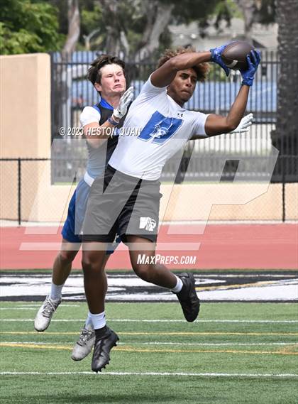 Thumbnail 2 in Western vs. El Toro (Surf City Passing Tournament) photogallery.