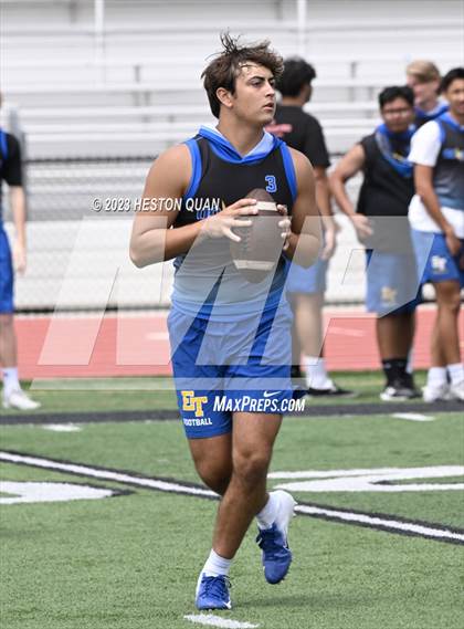 Thumbnail 3 in Western vs. El Toro (Surf City Passing Tournament) photogallery.