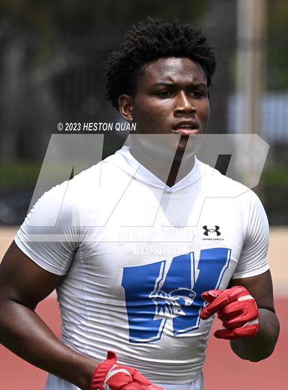 Thumbnail 2 in Western vs. El Toro (Surf City Passing Tournament) photogallery.