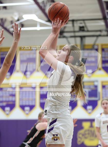 Thumbnail 1 in Amanda-Clearcreek @ Unioto photogallery.