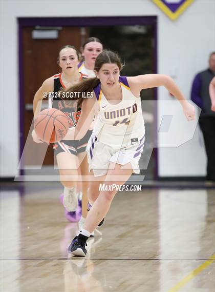 Thumbnail 3 in Amanda-Clearcreek @ Unioto photogallery.