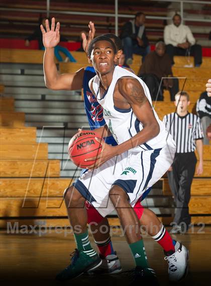 Thumbnail 1 in Kennedy vs. Fountain-Fort Carson (Cherry Creek Holiday Classic) photogallery.
