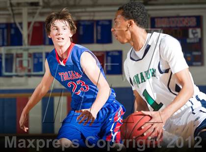 Thumbnail 2 in Kennedy vs. Fountain-Fort Carson (Cherry Creek Holiday Classic) photogallery.