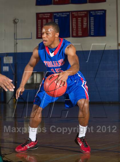 Thumbnail 2 in Kennedy vs. Fountain-Fort Carson (Cherry Creek Holiday Classic) photogallery.