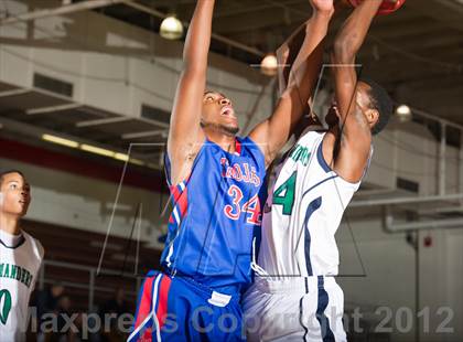Thumbnail 3 in Kennedy vs. Fountain-Fort Carson (Cherry Creek Holiday Classic) photogallery.