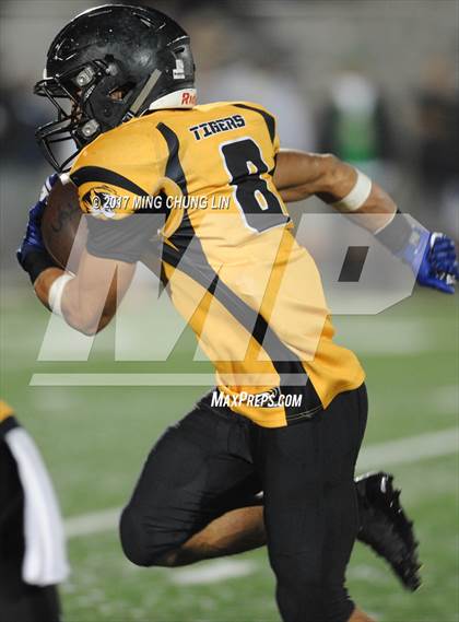 Thumbnail 3 in San Fernando vs. Dorsey (CIF LACS D1 Final) photogallery.