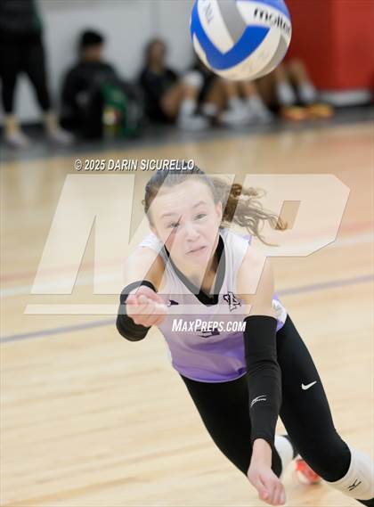 Thumbnail 1 in Arvada West vs. Bishop O'Dowd (Nike Tournament of Champions – Southwest) photogallery.