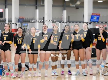 Thumbnail 2 in Arvada West vs. Bishop O'Dowd (Nike Tournament of Champions – Southwest) photogallery.