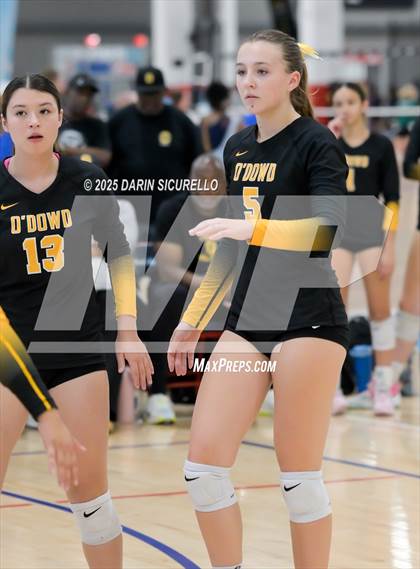 Thumbnail 2 in Arvada West vs. Bishop O'Dowd (Nike Tournament of Champions – Southwest) photogallery.
