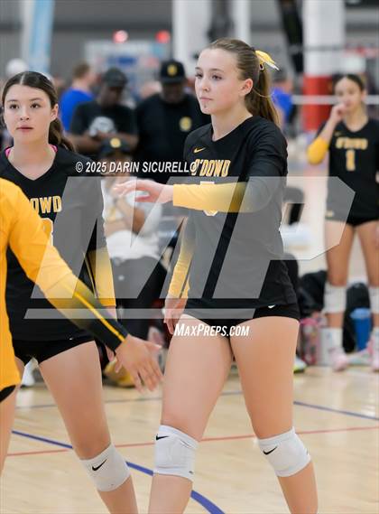 Thumbnail 2 in Arvada West vs. Bishop O'Dowd (Nike Tournament of Champions – Southwest) photogallery.