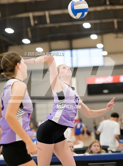 Thumbnail 1 in Arvada West vs. Bishop O'Dowd (Nike Tournament of Champions – Southwest) photogallery.