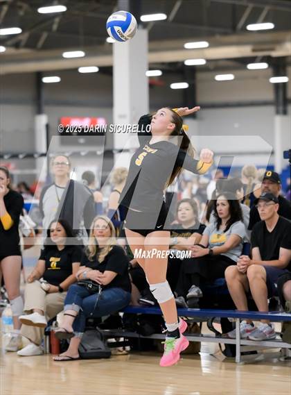 Thumbnail 2 in Arvada West vs. Bishop O'Dowd (Nike Tournament of Champions – Southwest) photogallery.