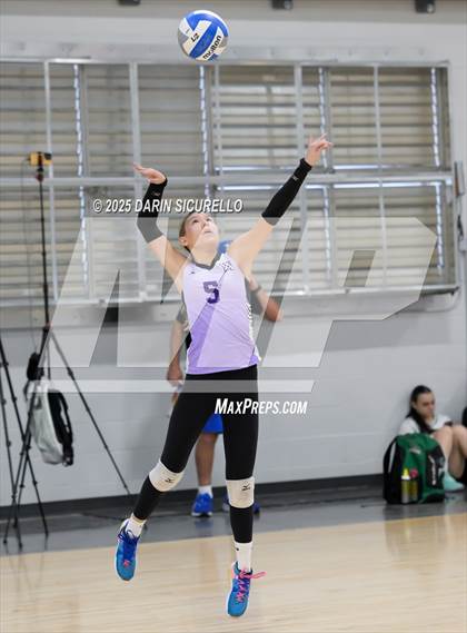 Thumbnail 2 in Arvada West vs. Bishop O'Dowd (Nike Tournament of Champions – Southwest) photogallery.