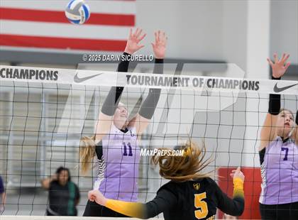 Thumbnail 3 in Arvada West vs. Bishop O'Dowd (Nike Tournament of Champions – Southwest) photogallery.