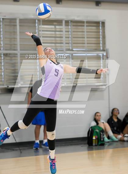 Thumbnail 2 in Arvada West vs. Bishop O'Dowd (Nike Tournament of Champions – Southwest) photogallery.