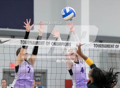 Thumbnail 2 in Arvada West vs. Bishop O'Dowd (Nike Tournament of Champions – Southwest) photogallery.