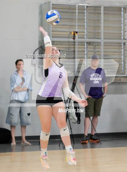 Thumbnail 1 in Arvada West vs. Bishop O'Dowd (Nike Tournament of Champions – Southwest) photogallery.