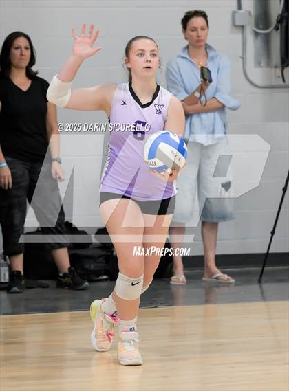 Thumbnail 2 in Arvada West vs. Bishop O'Dowd (Nike Tournament of Champions – Southwest) photogallery.