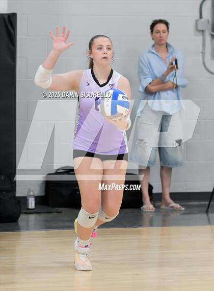 Thumbnail 1 in Arvada West vs. Bishop O'Dowd (Nike Tournament of Champions – Southwest) photogallery.