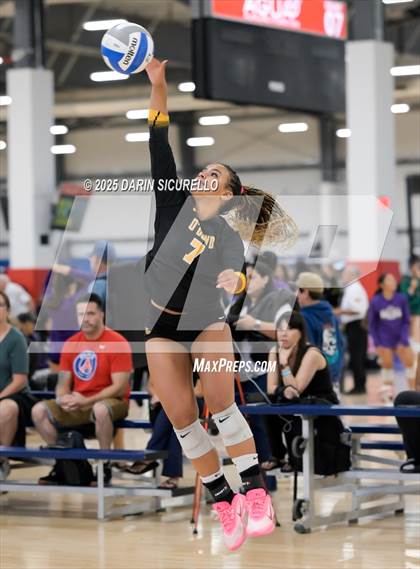 Thumbnail 2 in Arvada West vs. Bishop O'Dowd (Nike Tournament of Champions – Southwest) photogallery.